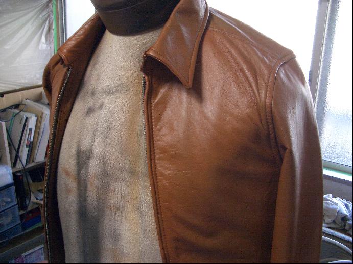 レザージャケットのリカラー・色替え 修理例 施工後