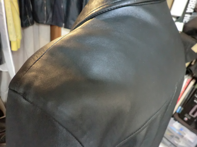 レザージャケットの色褪せ 修理例 施工後